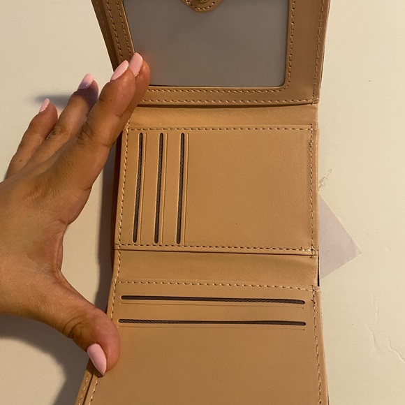 Dark brown wallet for women , light brown inside. It has space for coins - Picture 4 of 5